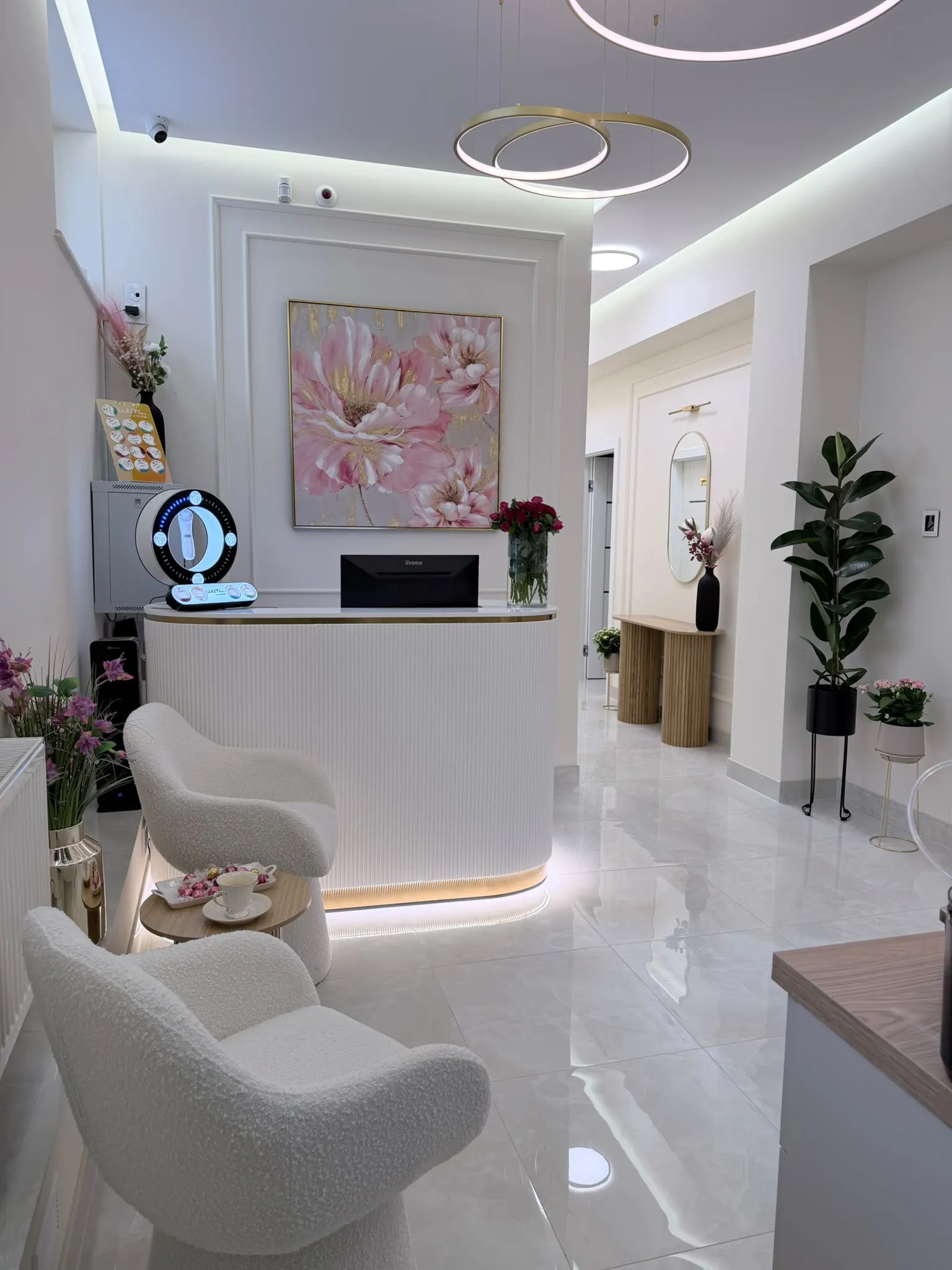 Recepcja i poczekalnia w klinice Olczyk Skin Clinic Płock